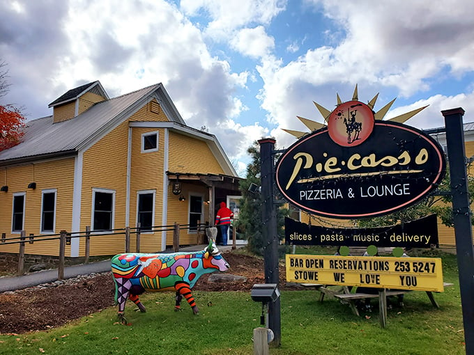 Sunshine on a plate! Piecasso's cheerful exterior is like a warm Vermont welcome, complete with a whimsical cow that's more Picasso than pasture.