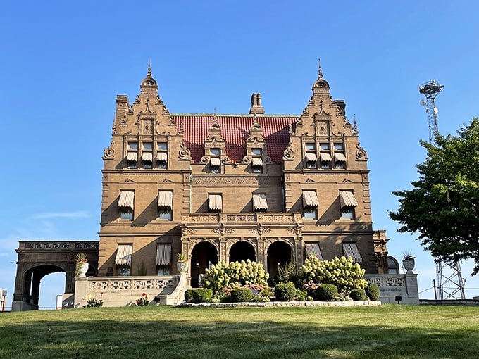 Gilded Age glamour meets beer baron bling! This sandcastle-on-steroids proves hops can build more than just hangovers.