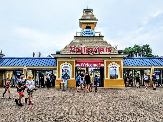 Valleyfair: Where screams of joy (or terror?) fill the air. It's Minnesota's answer to gravity, with a side of deep-fried everything.