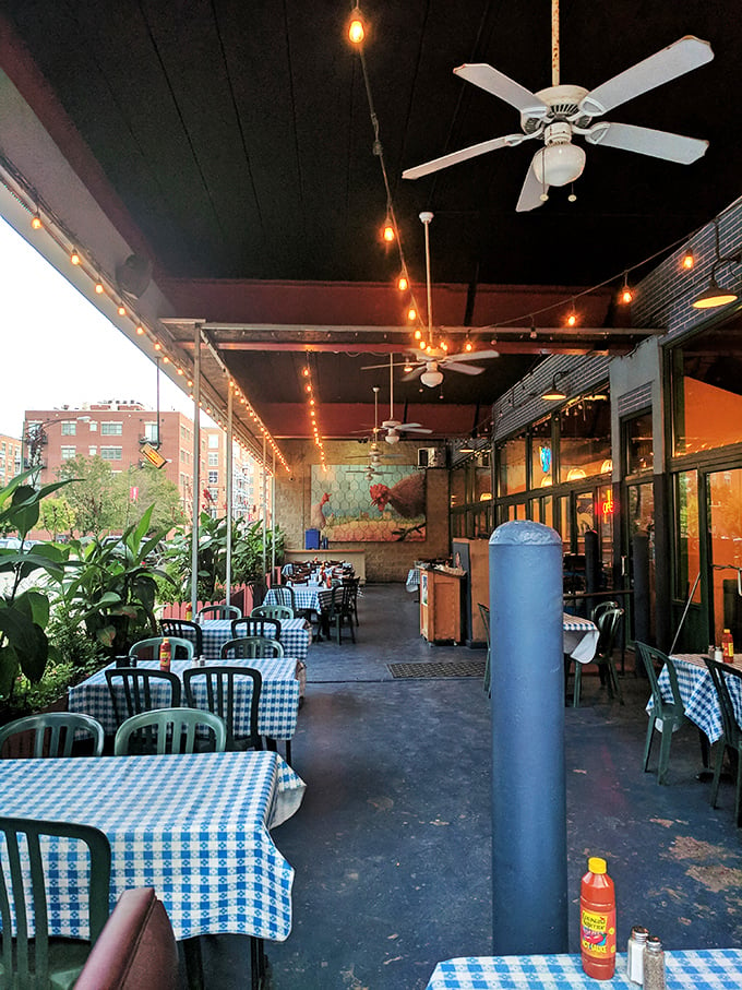 Al fresco dining with a side of urban charm. It's like a picnic in the city, minus the ants and with 100% more comfort.