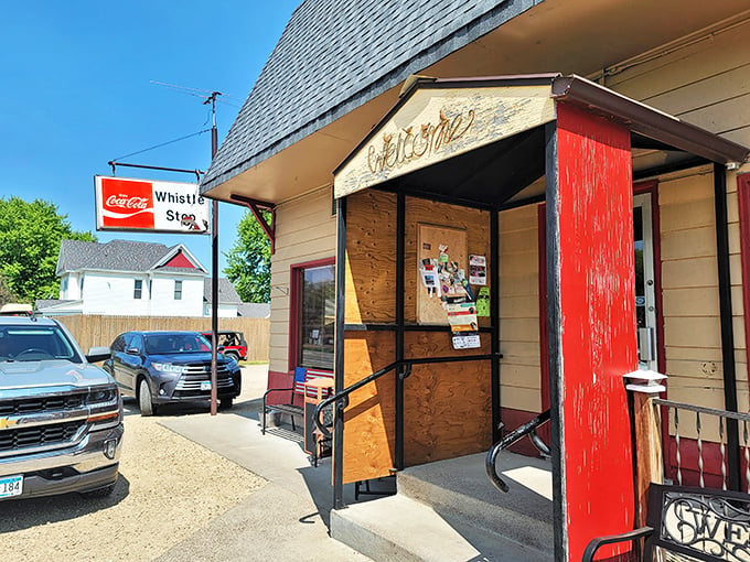 Quaint exterior, cozy interior, heavenly sandwiches. This cafe is like a warm hug for your taste buds.