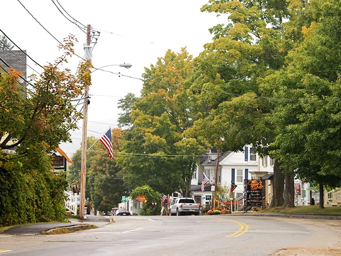 Where small-town charm meets big mountain views. This street scene is like a Norman Rockwell painting come to life.