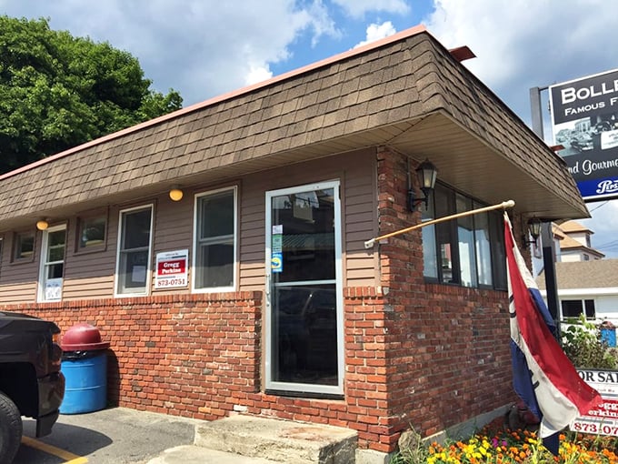 Bolley's Famous Franks: Brick-and-mortar meets bun-and-frank! This unassuming spot houses hot dog magic that'll make your taste buds sing.