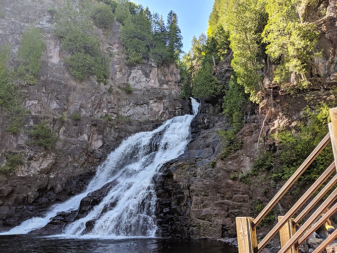 The grand finale of our watery tour! This 35-foot stunner is Mother Nature's mic drop moment. Standing ovation, please! Photo credit: Ryan Gravelle