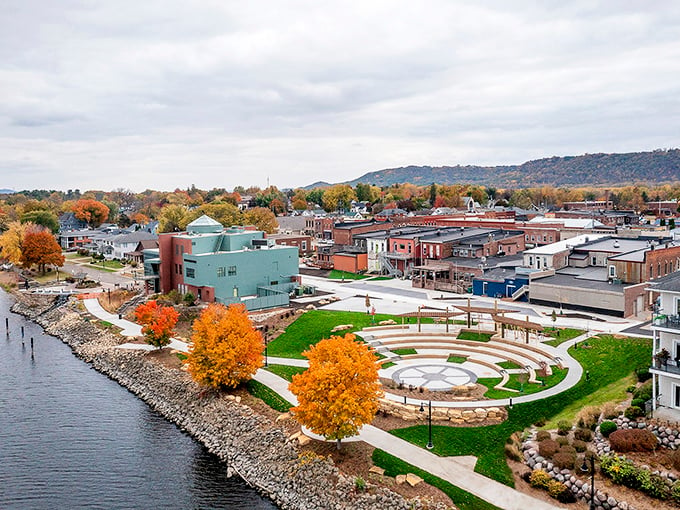 Main Street Wabasha: So picturesque, you'll swear you've wandered onto a movie set. Jack Lemmon and Walter Matthau not included.