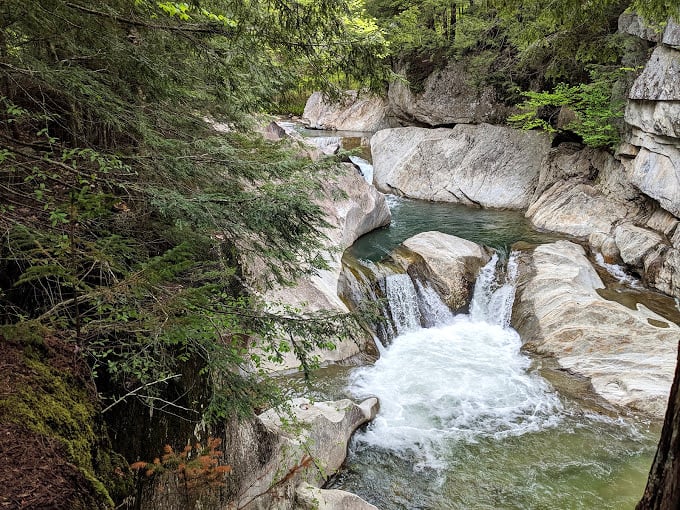 Warren Falls: Where Mother Nature decided to build her own infinity pool. No membership fees required, just bring your sense of adventure!