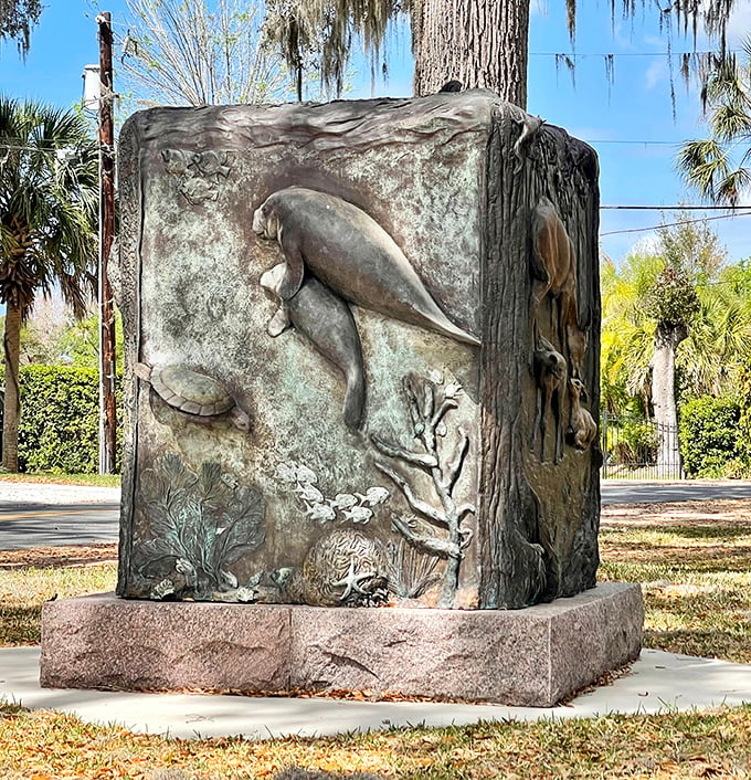 Who knew rocks could be so rock 'n' roll? This manatee sculpture is Crystal River's very own underwater Michelangelo masterpiece.