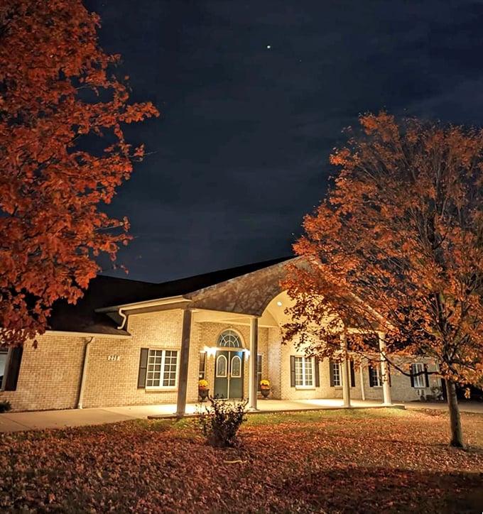 Waterloo Suites: where small-town charm meets modern comfort. It's like staying at your cool aunt's place, if your aunt had impeccable taste in architecture.