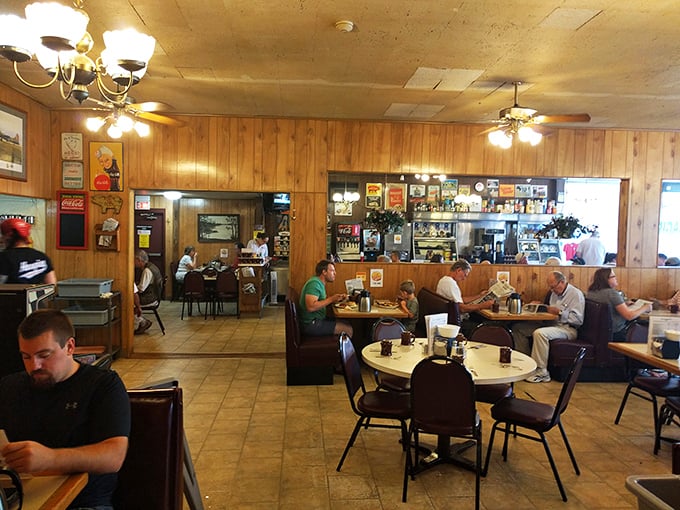 Breakfast at Hoagie's: Where strangers become friends over shared love of perfectly crispy bacon and bottomless coffee.