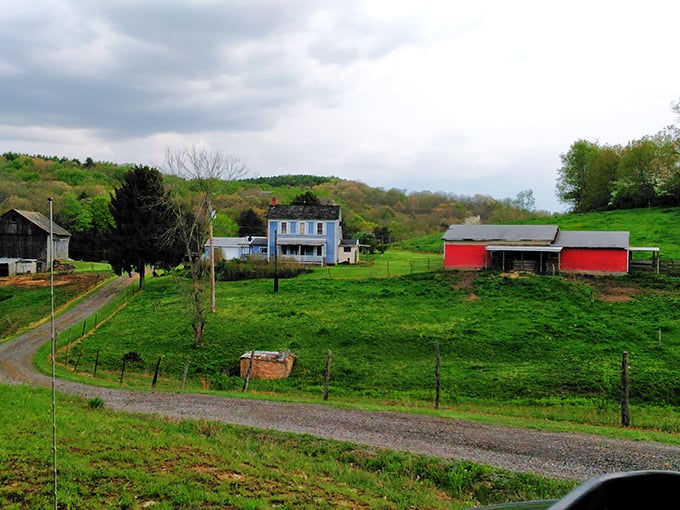 Country living at its finest! This picturesque farmstead scene has 