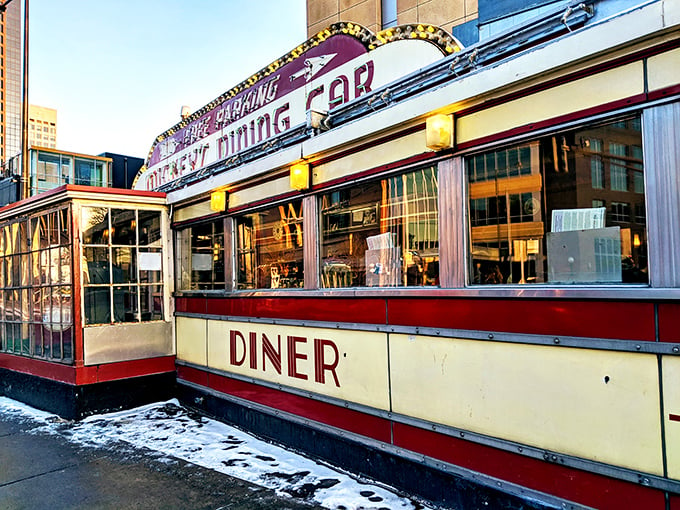 All aboard the flavor express! This gleaming time capsule serves up nostalgia 24/7, with a side of crispy hash browns.