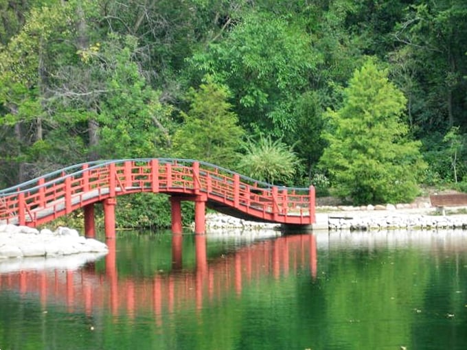 Green light to garden paradise! This freeway exit is worth every extra mile.