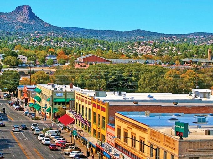 Prescott: Where history and hipsters coexist in perfect harmony. That courthouse has seen more drama than a soap opera!