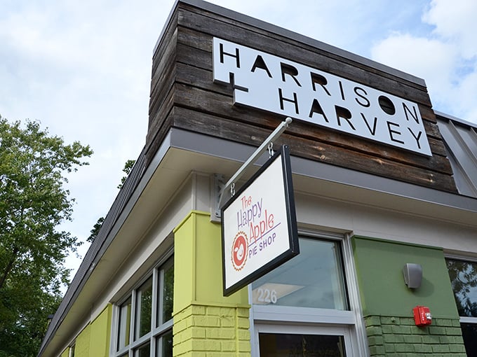 The Happy Apple Pie Shop: A slice of sunshine in the heart of Oak Park. This cheery spot serves up pies with a side of smiles.