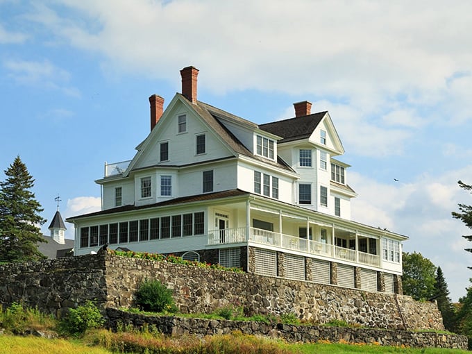 Blair Hill Inn: Perched like an eagle, views like a dream. It's the kind of place that makes you want to write poetry – or at least a really good Instagram caption.