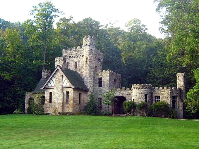 Castles in Ohio? You betcha! Squire's Castle is the perfect spot for a royal ghost hunt.