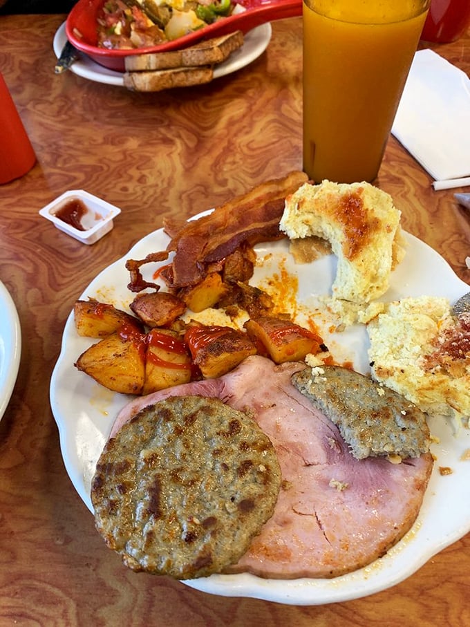 French toast so good, it'll make you forget about your diet faster than you can say "maple syrup." Resistance is futile, my friends.