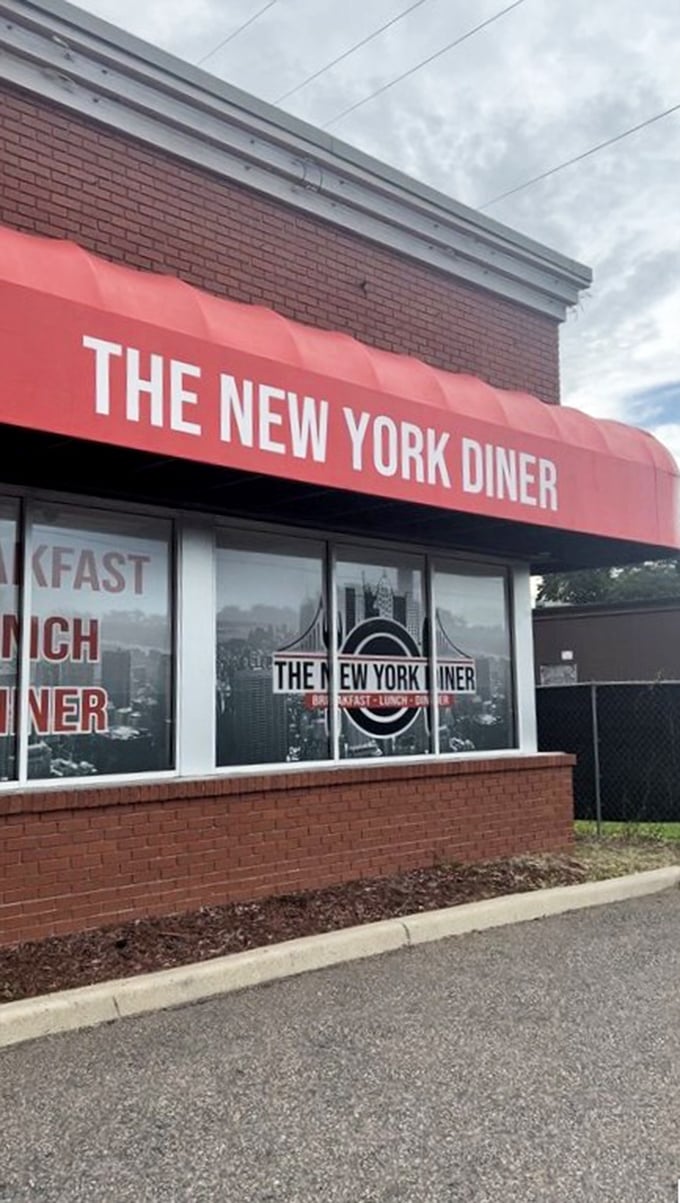 The New York Diner: Where Florida sunshine meets Big Apple flavor. Come for the food, stay for the air conditioning and nostalgic vibes.