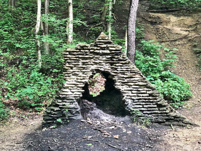 Is it a hobbit hole or a time portal? This mysterious stone structure adds a touch of magic to your hike, no Gandalf necessary.