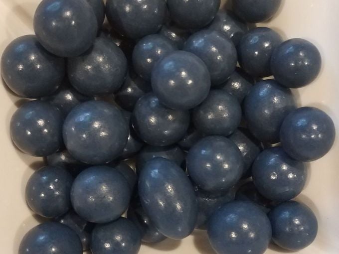 Blue balls never looked so appetizing! These chocolate-covered blueberries are nature's candy with a cocoa twist.