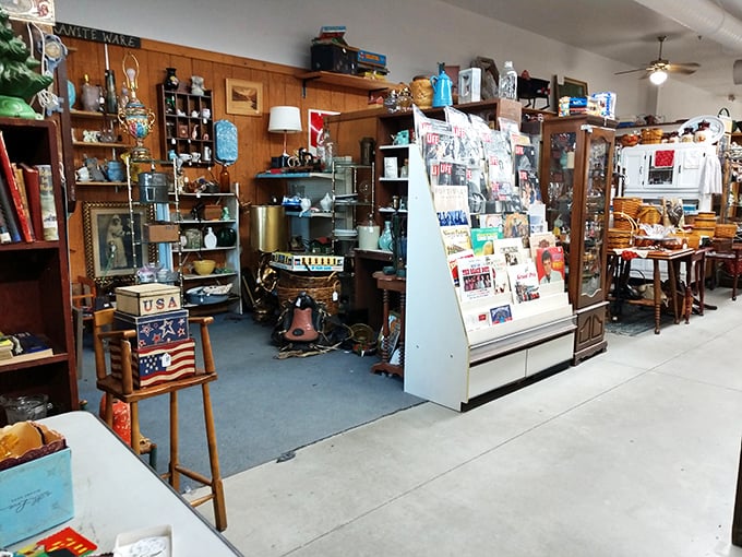 Welcome to the United States of Antiquities! This booth proudly waves the flag of nostalgia, surrounded by an eclectic congress of vintage treasures.