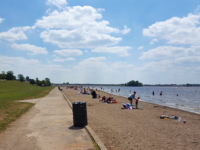 Sun, sand, and... Ohio? This beach scene could fool any coastal snob. Who says you need an ocean for the perfect beach day?