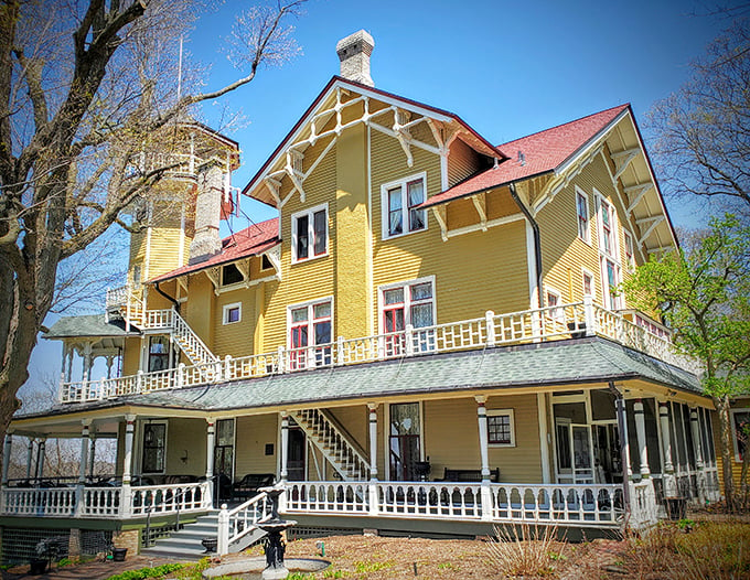 Time-capsule of 1888 design with a view that'll make you forget you're not in the Hamptons. Handlebar mustaches optional, but encouraged.