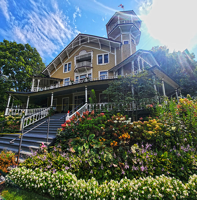 Chicago beer baron's 'modest' summer cottage. With 20 rooms and lake views, it's the Midwest's answer to Newport mansions.