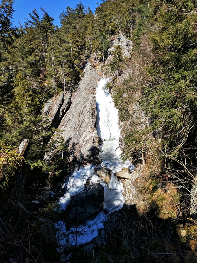 The Falls of Lana: Nature's own waterpark, minus the lines and overpriced snacks. Prepare to be awe-struck and slightly misted.