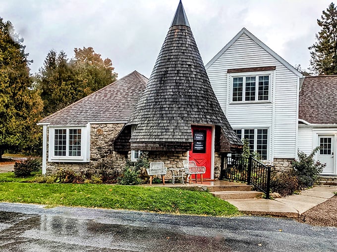 Ephraim's Visitor Center: part fairy tale cottage, part information hub. With that conical roof, you half expect Rapunzel to let down her hair and offer you a brochure.