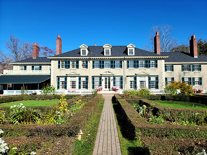 Hildene: Where Honest Abe's son lived large. This Georgian gem puts the 'grand' in Green Mountain grandeur.