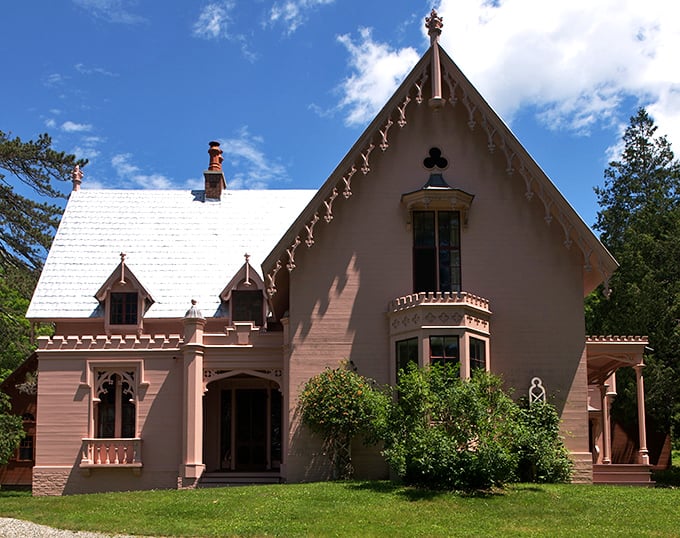 Justin Morrill Homestead: Pink, pretty, and full of history. It's the architectural equivalent of a smart person in a party dress.