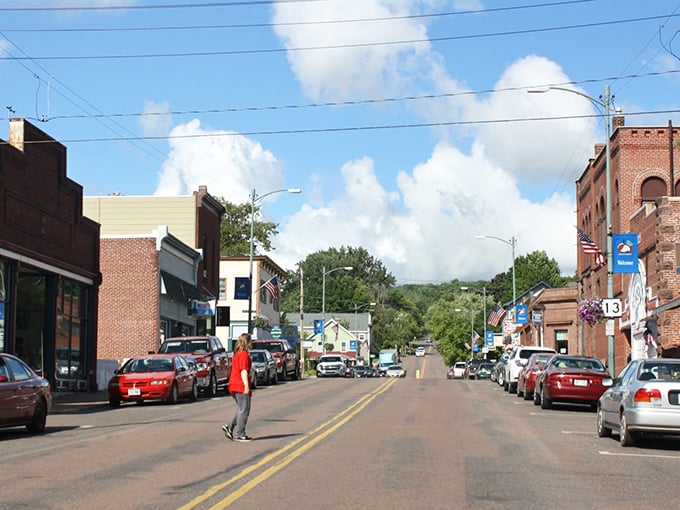 Bayfield: Where apples meet the Great Lakes! This charming town is like a fruit-filled postcard come to life, with a side of sailing.