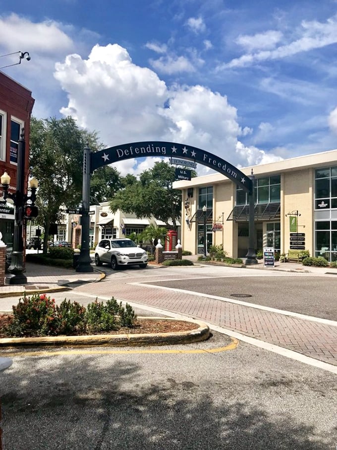 Welcome to freedom! Dunedin's charming entrance arch sets the stage for a small-town adventure that's big on personality. It's like stepping into a Norman Rockwell painting, but with better weather.
