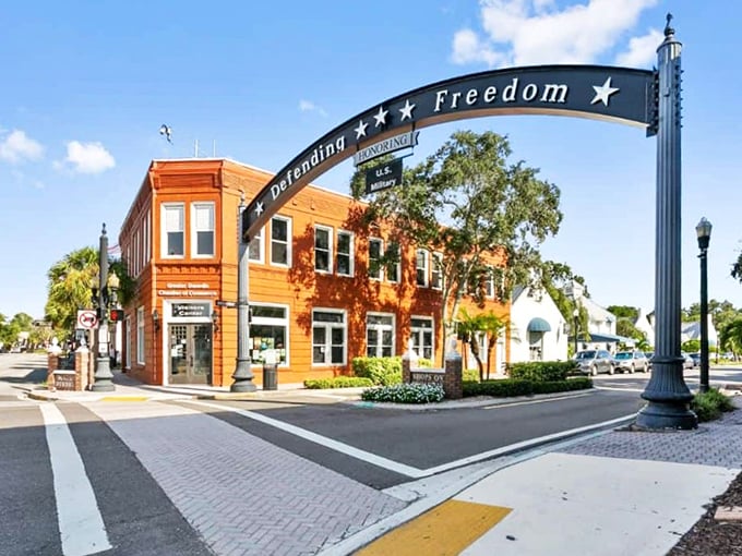 Welcome to freedom! Dunedin's charming entrance arch sets the stage for a small-town adventure that's big on personality. It's like stepping into a Norman Rockwell painting, but with better weather.